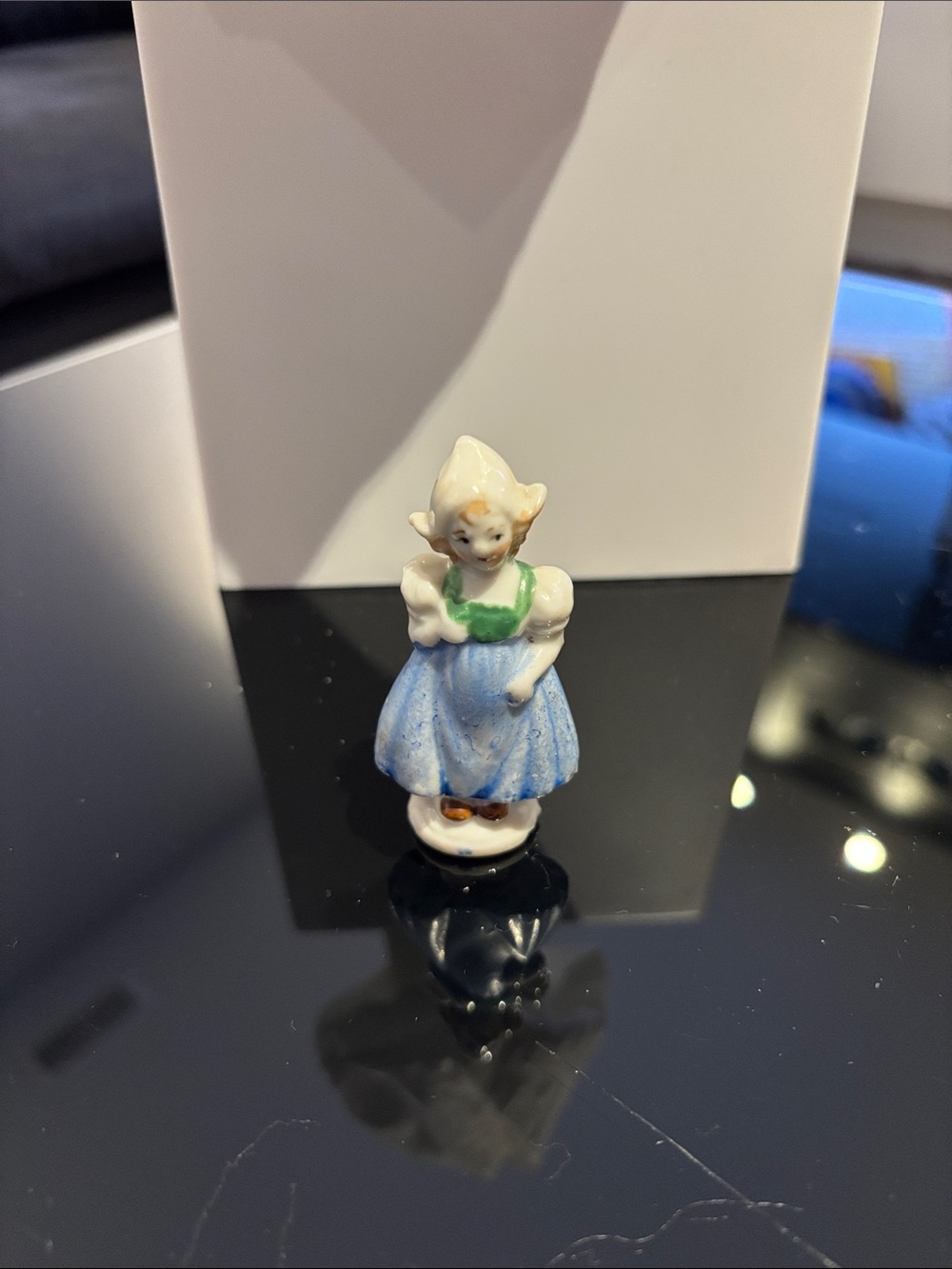 Vintage miniature Porcelain Dutch girl. Made in Japan 1940s-1950s